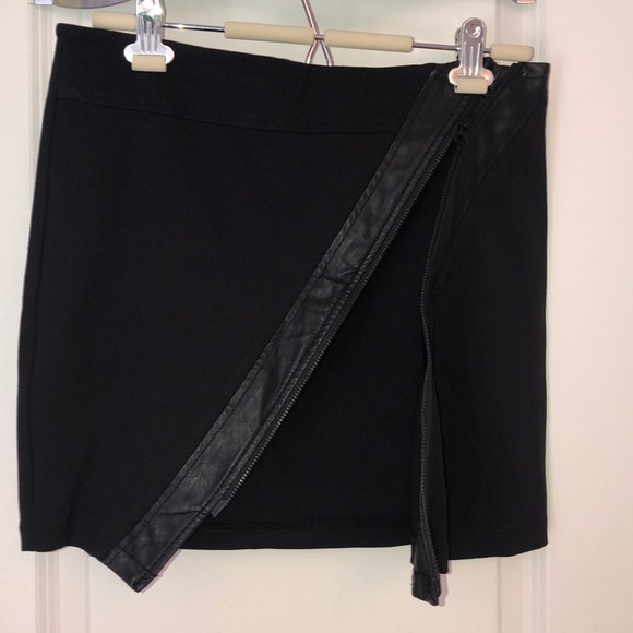 Black Mini Skirt - Picture 3 of 5